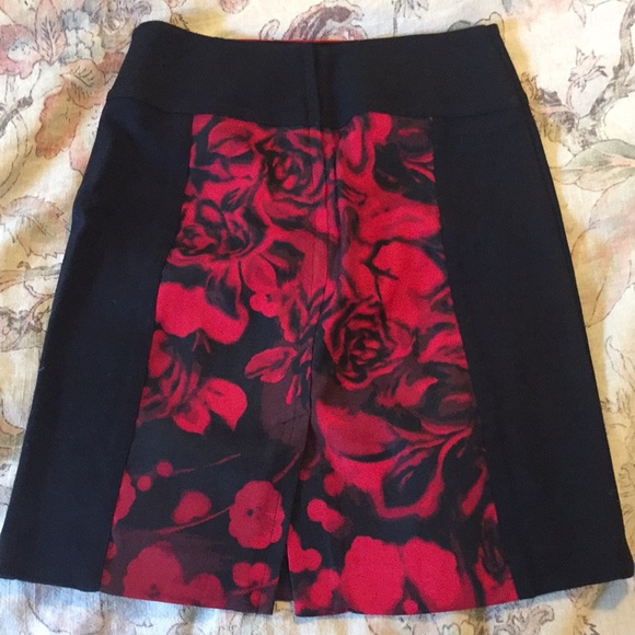 Vintage CACHE Size 0 Rose Print Pencil Skirt Print Stripe Dark Romantic $88 NEW - Picture 2 of 8